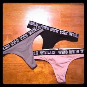 Thong panties (set of 3)